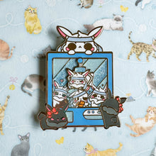 Load image into Gallery viewer, [B Grade] Sparkle Vers. White Rabbit Crane Game Spinning Pin
