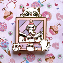 Load image into Gallery viewer, [B Grade] OG Vers. Sorcerer Cat Crane Game Spinning Pin
